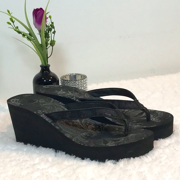⭐️Host Pick Twice‼️⭐️ Billabong Women’s Black Wedge Thong Sandals With Platform - Picture 1 of 11
